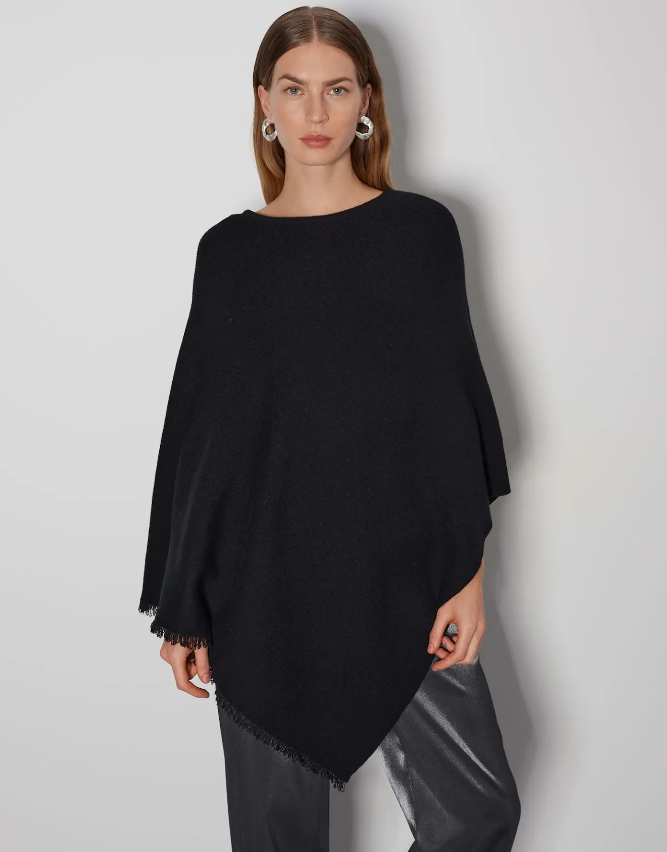 Discount Asymmetrischer Poncho BABIENE aus weichem Woll Mix Strick|Accessoires