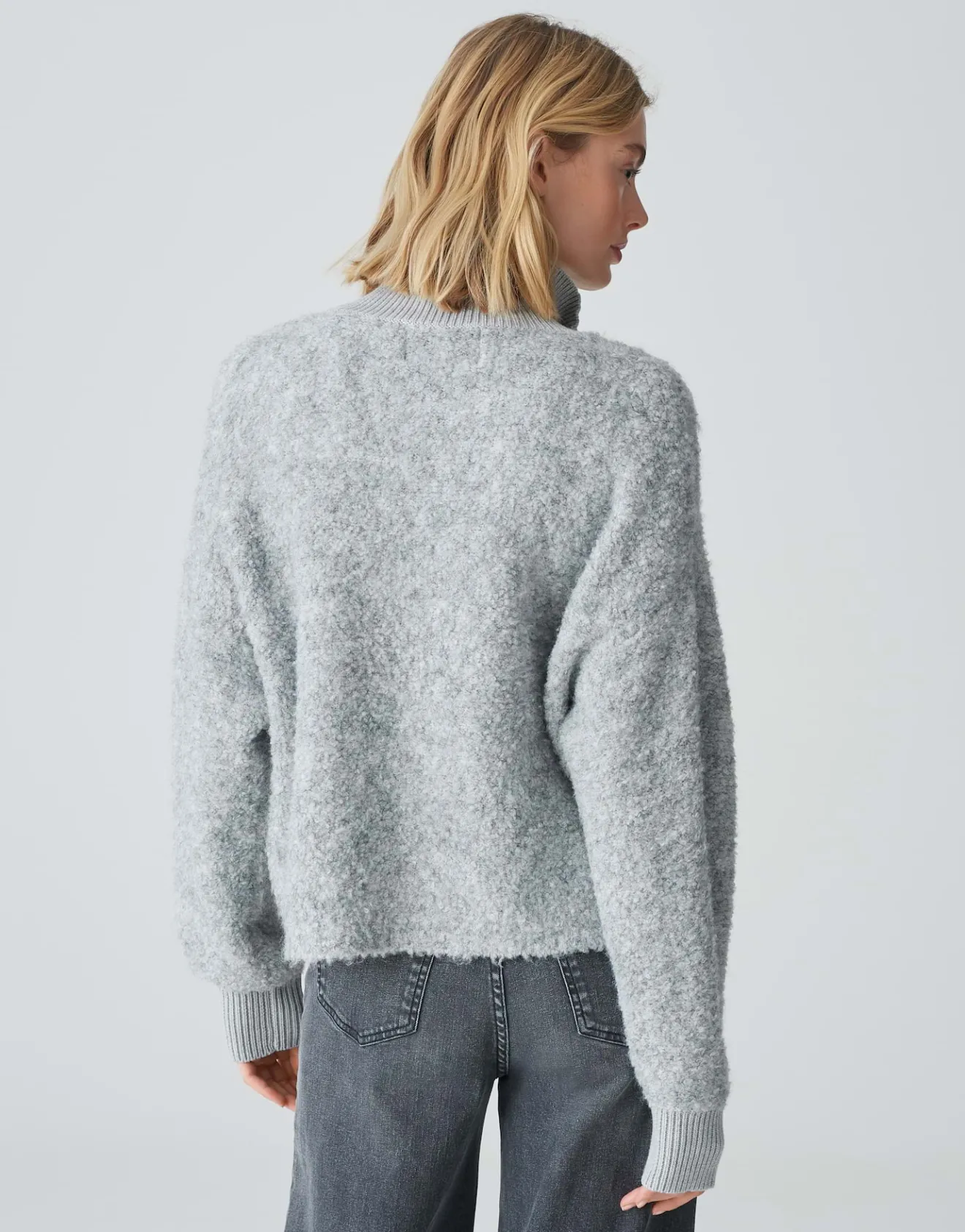 Shop Flauschige Strickjacke DARILA Loose mit Wolle Strick