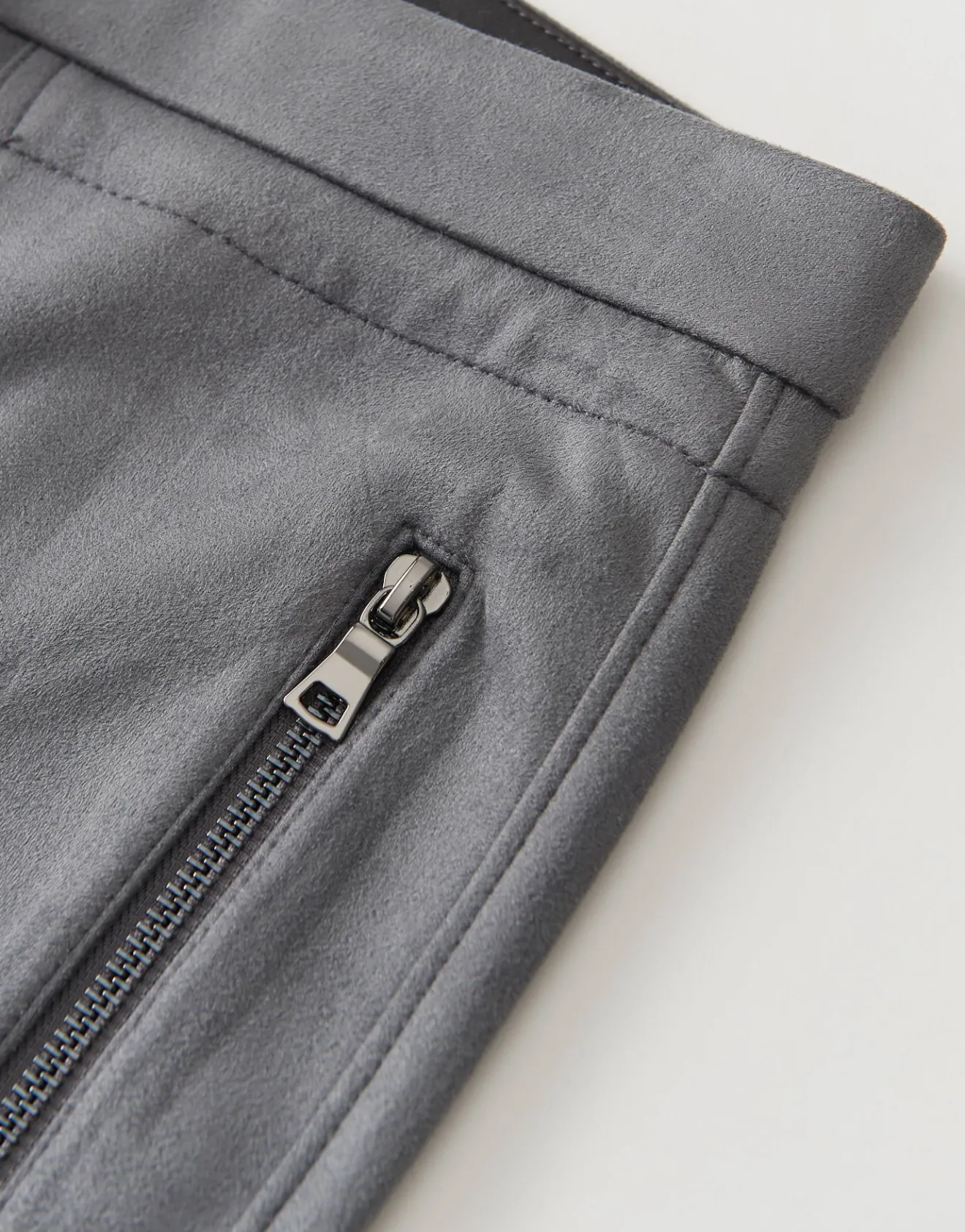 Cheap Jogpants ELVINA CARGO Slim in Veloursleder-Optik Hosen