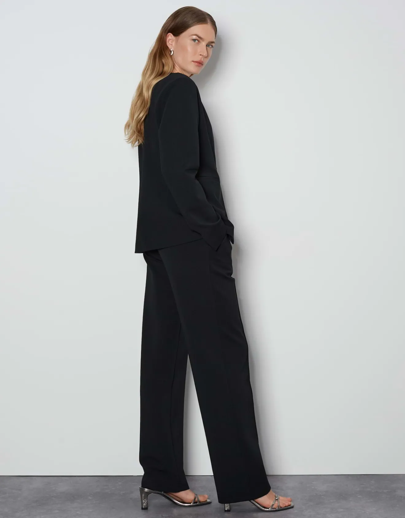 Outlet Leicht taillierter Sweatblazer NEBRU Regular aus Viskose Mix Blazer & Westen