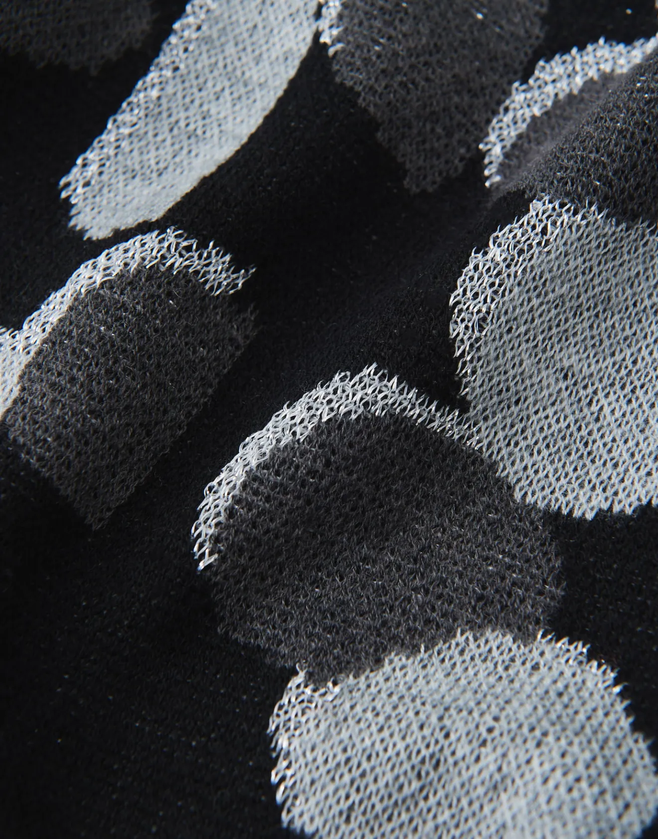 Fashion Schal ACOSMICO aus schimmerndem Jacquard Accessoires