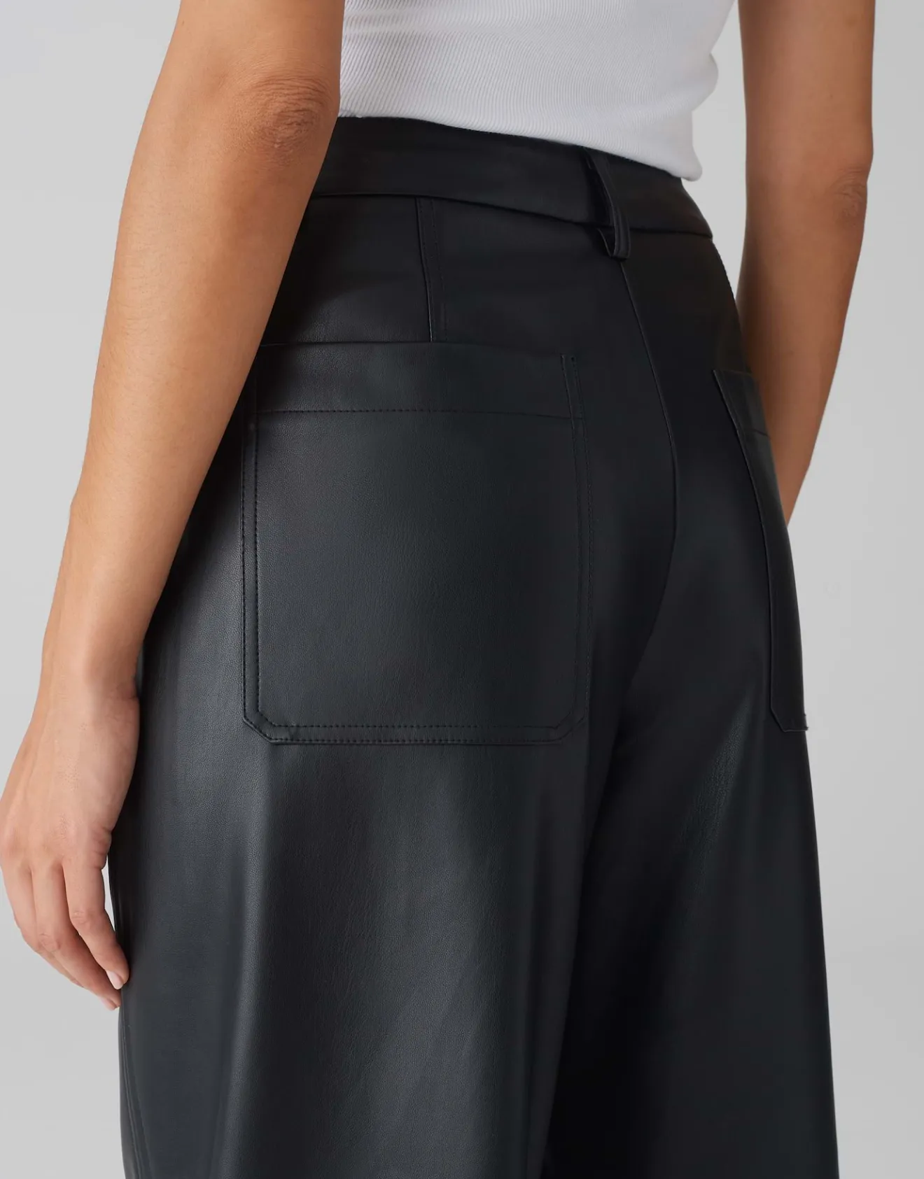 Best Sale Tapered Pants MARUTO Relaxed in Lederoptik Hosen