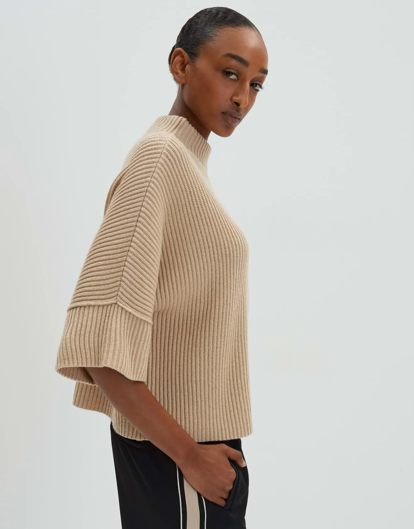New Verkürzter Strickpullover TALJA Loose aus Woll Mix Strick