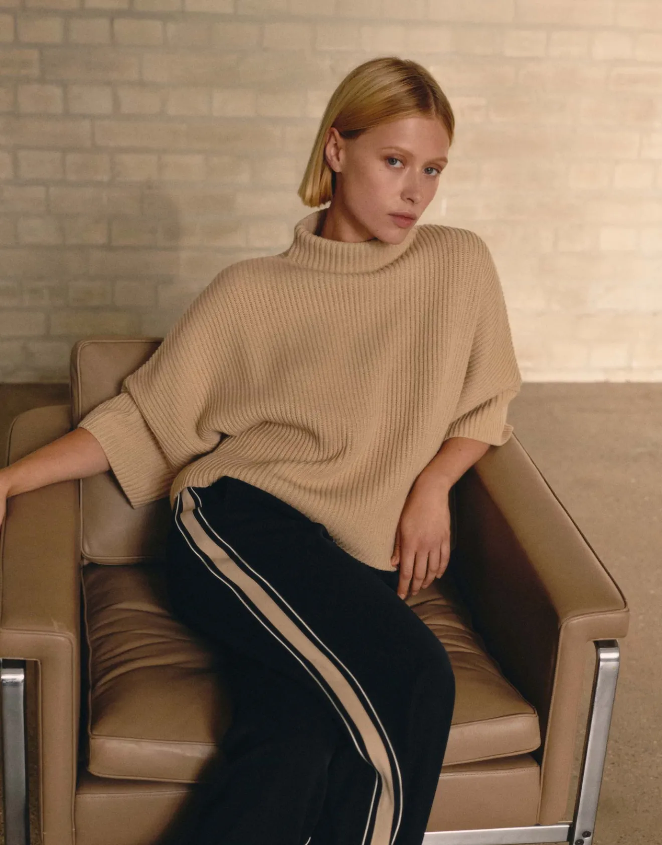 New Verkürzter Strickpullover TALJA Loose aus Woll Mix Strick