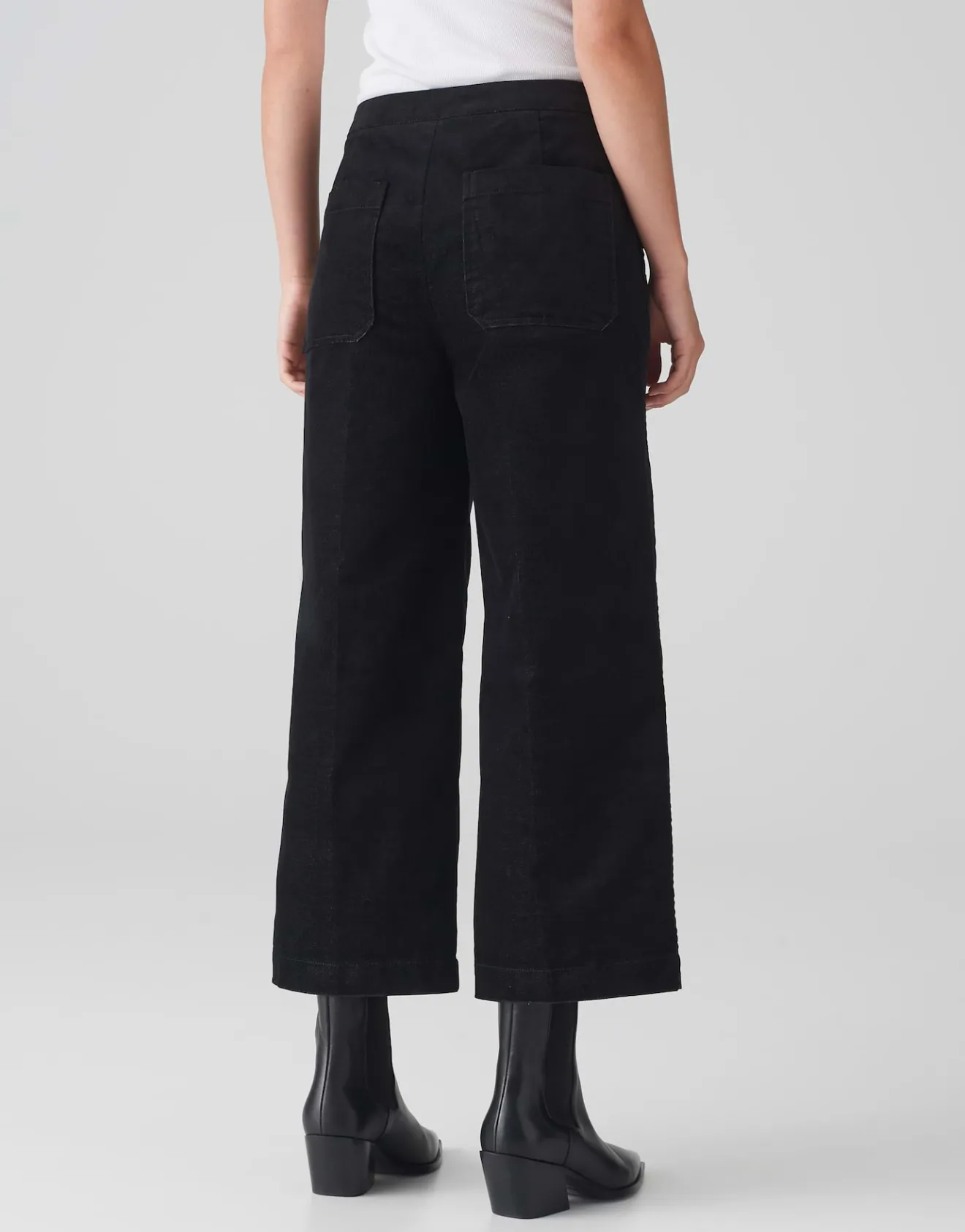 Shop Wide Cropped Pants MONDAI aus weichem Samt Hosen